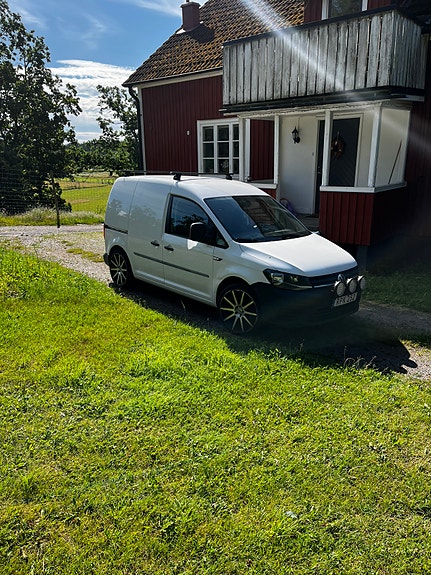Volkswagen Caddy 2 of 6