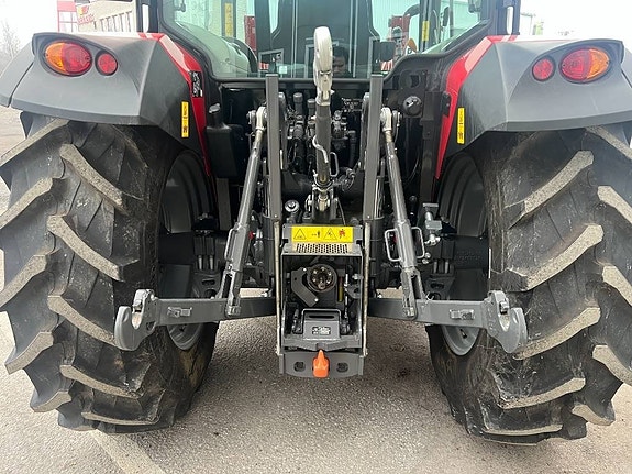 Massey Ferguson 4708M 4 of 4