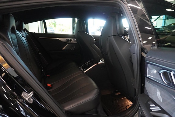 BMW M850i 9 of 13