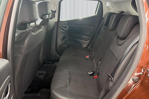 Renault Clio 17 of 18