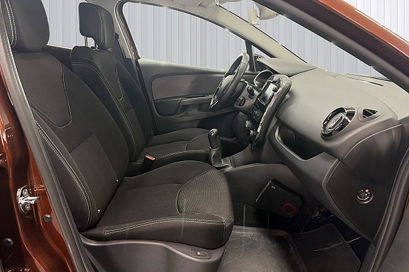 Renault Clio 16 of 18
