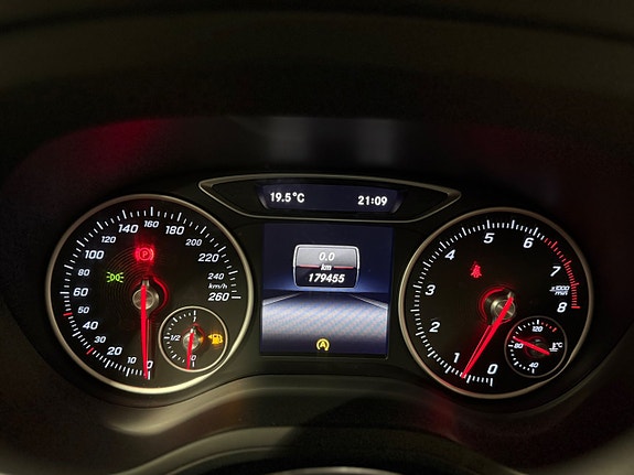 Mercedes-Benz B200 13 of 18