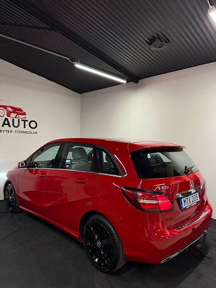 Mercedes-Benz B200 6 of 18