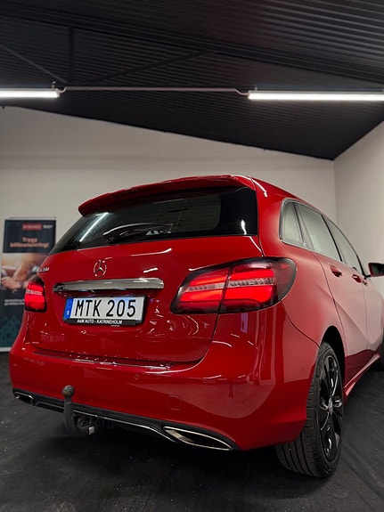 Mercedes-Benz B200 7 of 18
