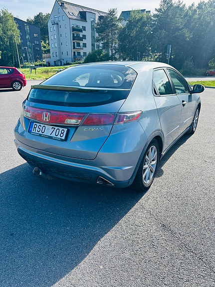 Honda Civic 4 of 5