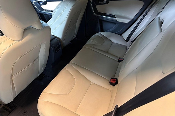 Volvo V60 22 of 23