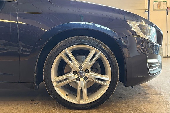 Volvo V60 4 of 5
