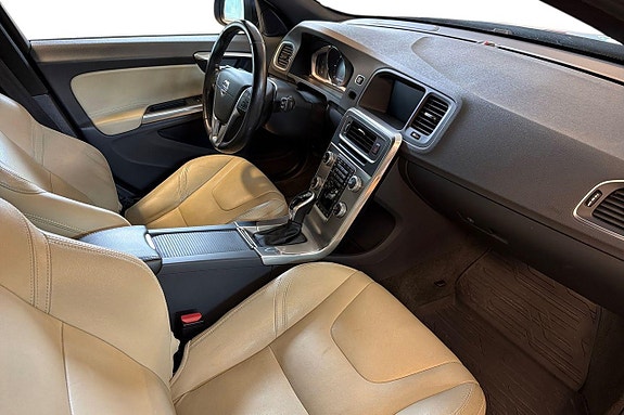 Volvo V60 9 of 23