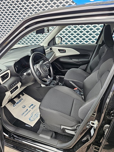 Suzuki Swift 2 of 17