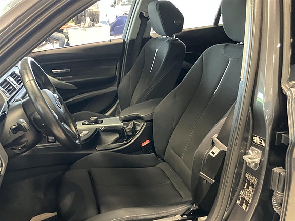 BMW 320d 8 of 11