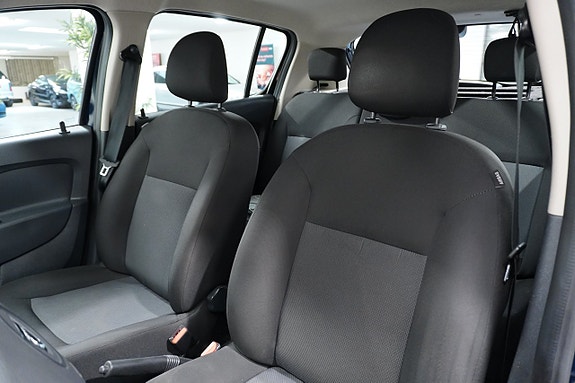 Dacia Sandero 8 of 21