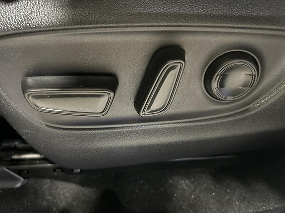 Toyota RAV4 25 of 25