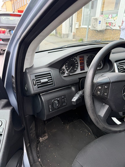 Mercedes-Benz B150 8 of 8