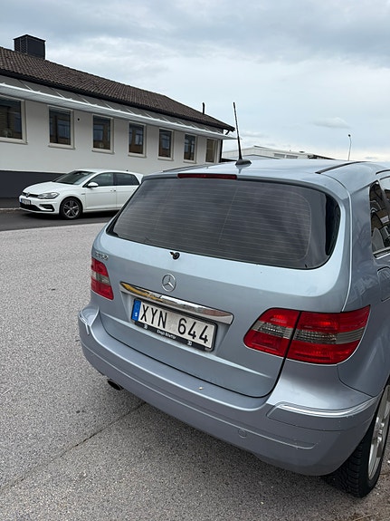Mercedes-Benz B150 7 of 8