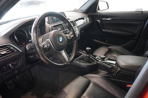 BMW 118i 2 of 12