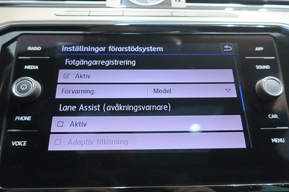 Volkswagen Passat Alltrack 13 of 19