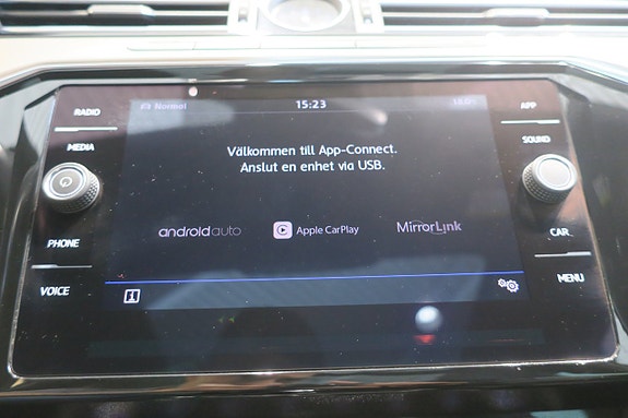 Volkswagen Passat Alltrack 15 of 19