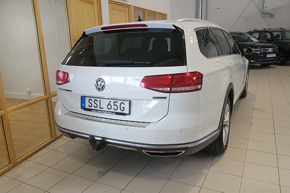 Volkswagen Passat Alltrack 4 of 5