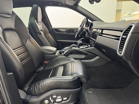 Porsche Cayenne S 19 of 19