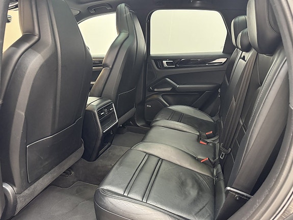 Porsche Cayenne S 18 of 19