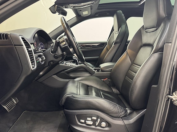 Porsche Cayenne S 8 of 19