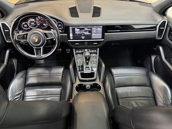 Porsche Cayenne S 10 of 19