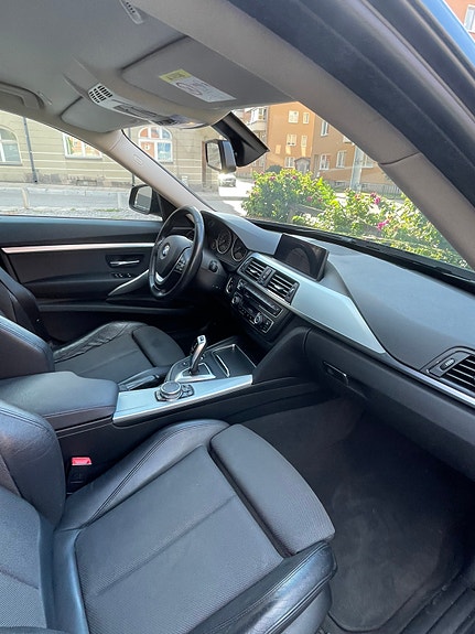 BMW 330d 9 of 12