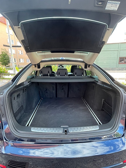 BMW 330d 4 of 5