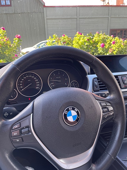 BMW 330d 7 of 12