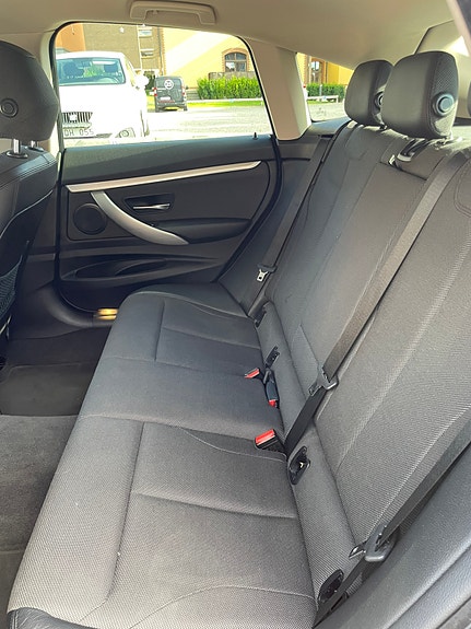 BMW 330d 11 of 12