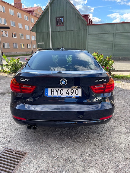 BMW 330d 3 of 5