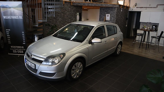 Opel Astra 2 of 5