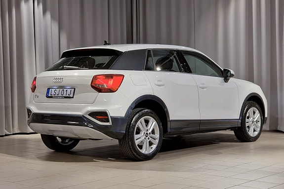 Audi Q2 4 of 5