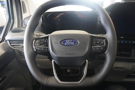 Ford Transit Custom 13 of 20