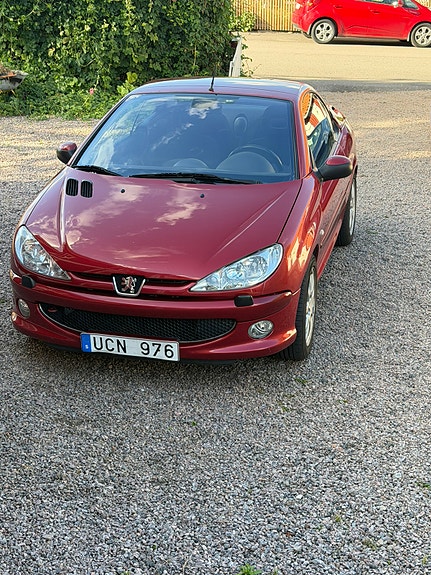 Peugeot 206 CC 2 of 4