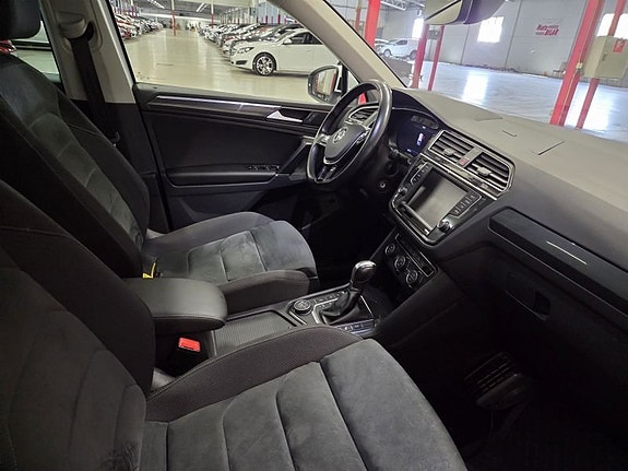 Volkswagen Tiguan 4 of 5