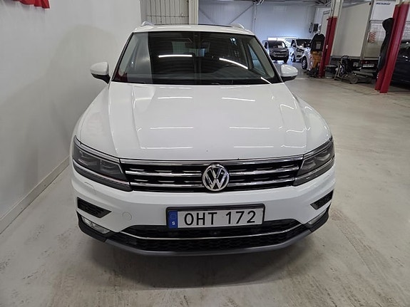 Volkswagen Tiguan 2 of 5