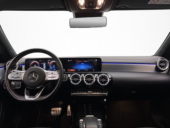 Mercedes-Benz CLA250 e 13 of 30