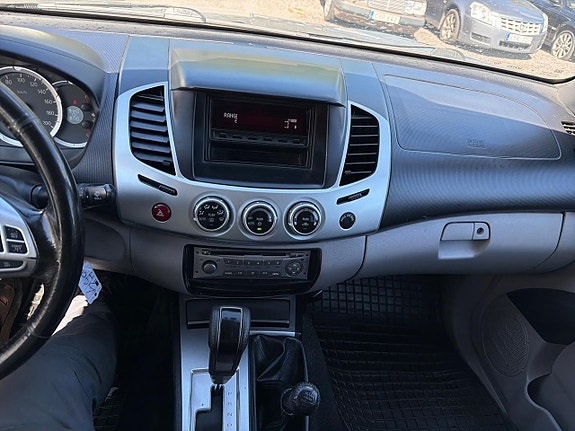 Mitsubishi L200 17 of 25