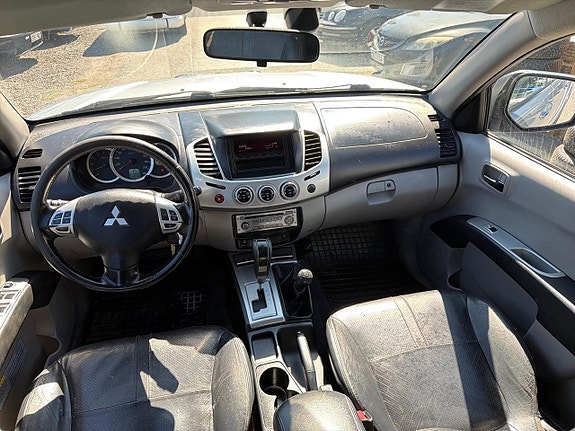Mitsubishi L200 11 of 25