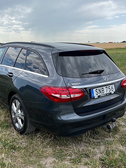 Mercedes-Benz C180 3 of 12
