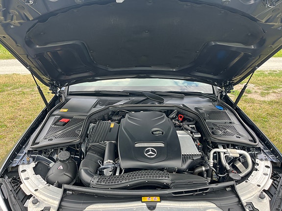 Mercedes-Benz C180 5 of 12