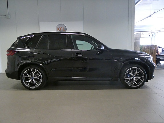 BMW X5 4 of 5