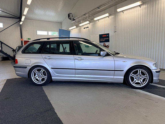 BMW 320 3 of 5