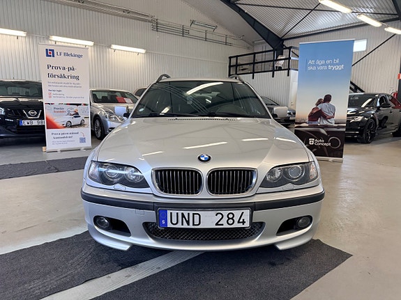 BMW 320 2 of 5