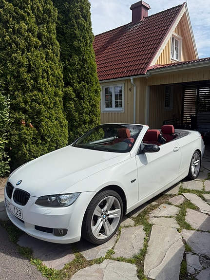 BMW 330i 5 of 5
