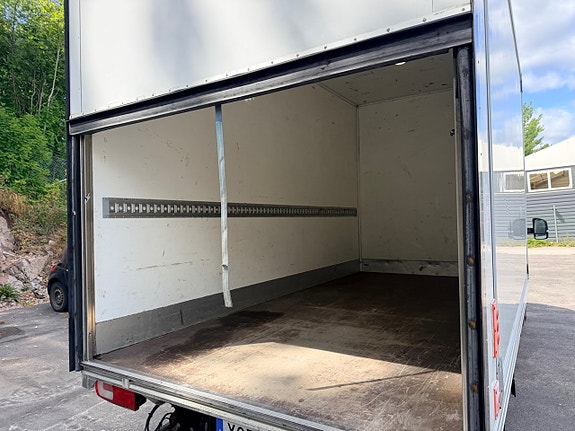 Volkswagen Crafter 9 of 12
