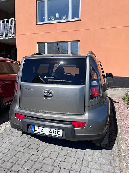 Kia Soul 2 of 5