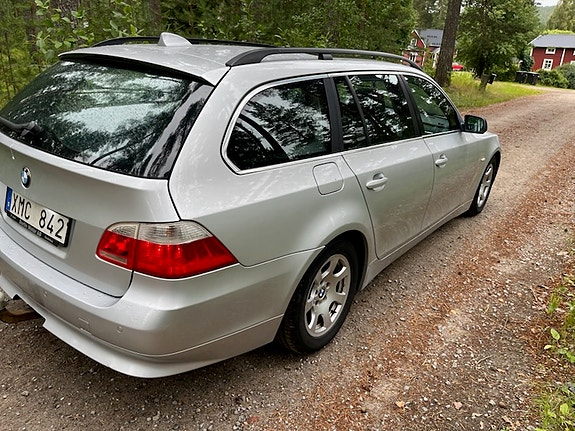 BMW 525i 2 of 5