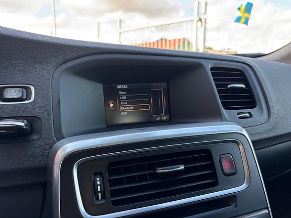 Volvo V60 16 of 23